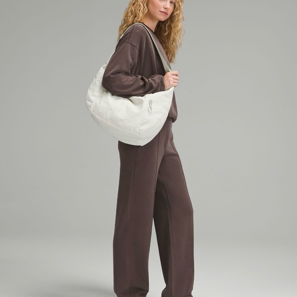 Lululemon Large Slouchy Sling Bag 13L NWT - Picture 3 of 12